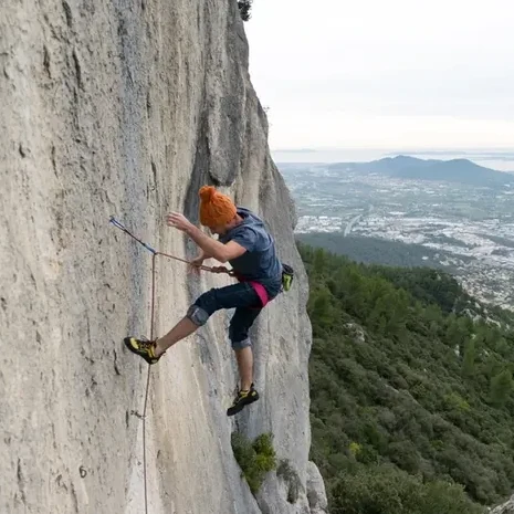 Grimpeur chutant au coudon à Toulon