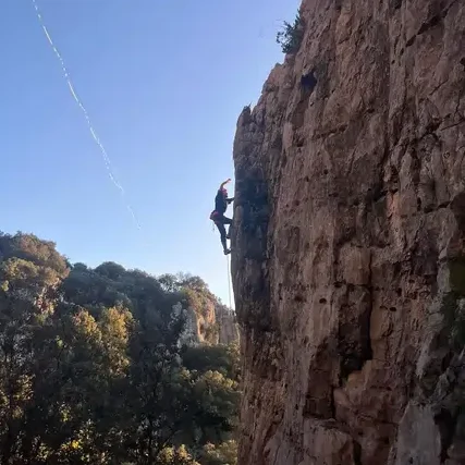 Vignette carré escalade en falaise
